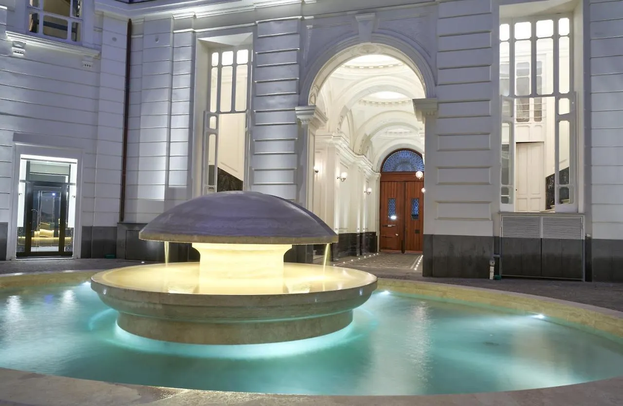 The One Napoli Luxury Apartment Неаполь