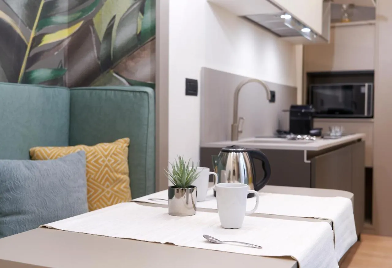 The One Napoli Luxury Apartment 0*, Naples