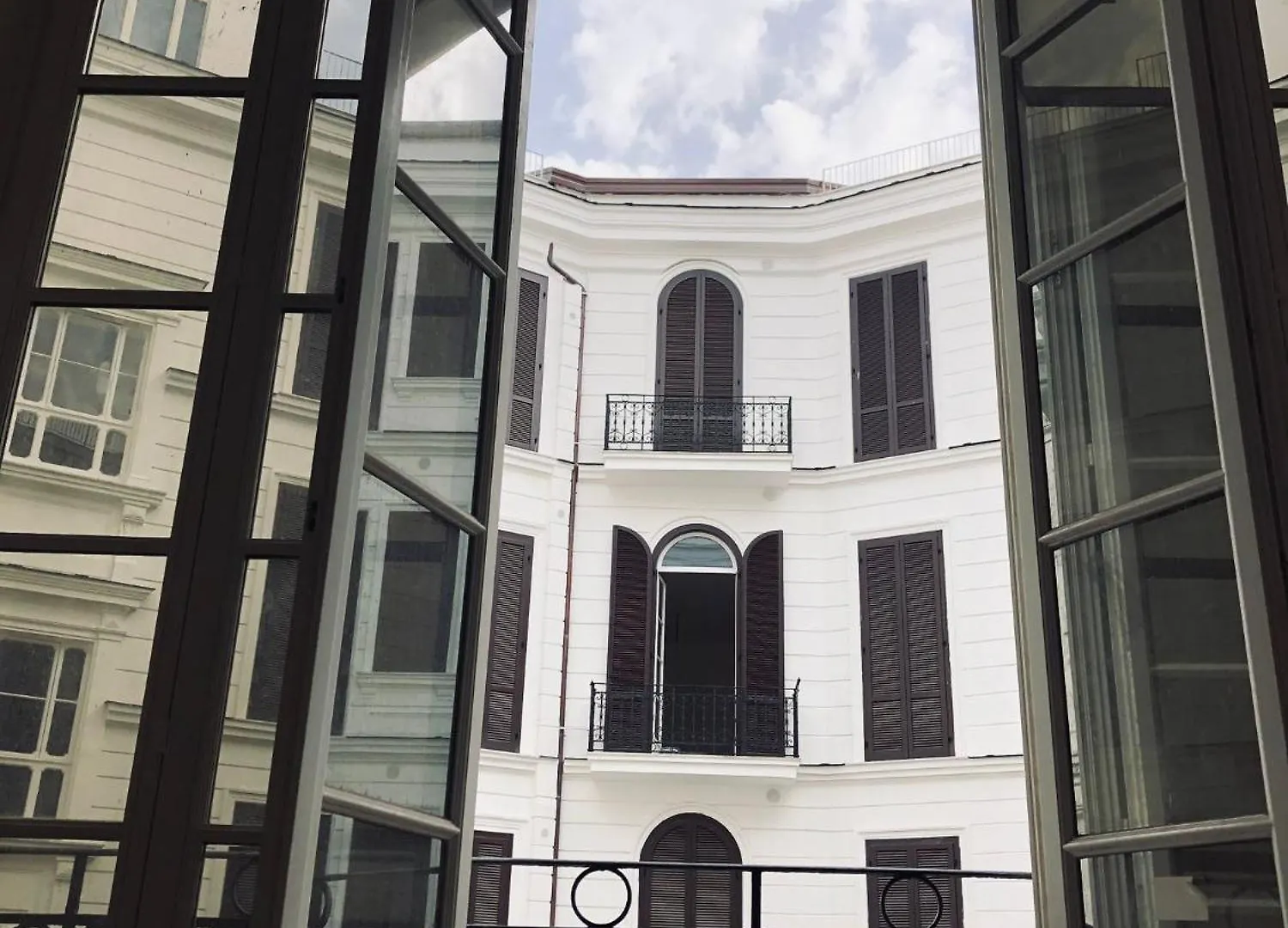 The One Napoli Luxury Apartment 0*, Naples Italy